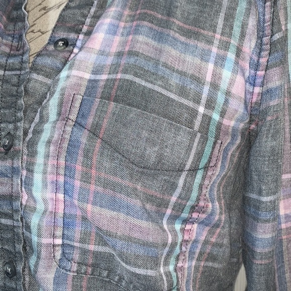 AMERICAN EAGLE OUTFITTERS Boyfriend Fit Button Down  - Burnout - Picture 7 of 15